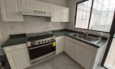 CASA EN RENTA CON OPCION A VENTA EN PRIVADA EN EL OLIMPO TRES RECAMARAS DOS ESTACIONAMIENTOS TOLUCA