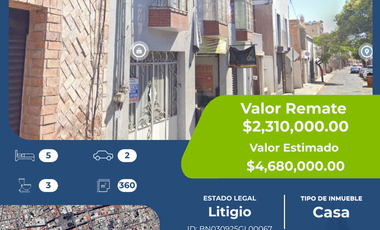 Casa en venta en Centro de Aguascalientes, 5 recámaras, 360 m², 3 baños, 2 autos, con local comercial (Remate bancario)