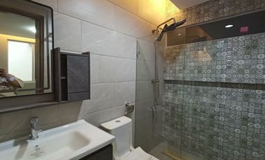 2-Storey Townhouse at Executive Town & Country Village!