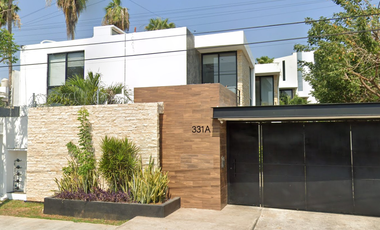 CASA EN VENTA EN FUNDURA MONTEBELLO MERIDA YUCATAN DE REMATE