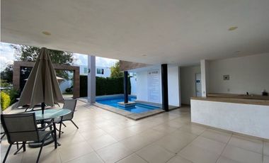 casa NUEVA en RENTA en Tesistán coto con ALBERCA frente a Walmart