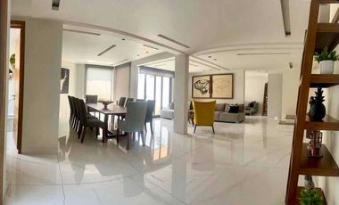 Moderna casa en venta en fraccionamiento Joyas del Pedregal