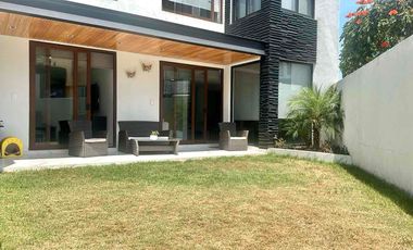 Moderna casa en venta en fraccionamiento Joyas del Pedregal