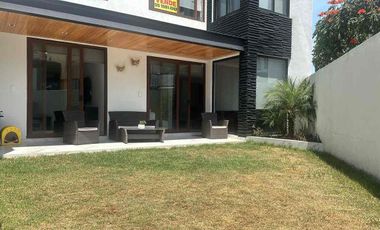 Moderna casa en venta en fraccionamiento Joyas del Pedregal