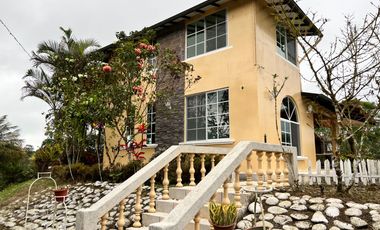 Casa en venta Pedro Vicente Maldonado - Vía Calacali la  Independencia sobre la vía Principal en Andoas