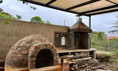 Casa en venta Pedro Vicente Maldonado - Vía Calacali la  Independencia sobre la vía Principal en Andoas