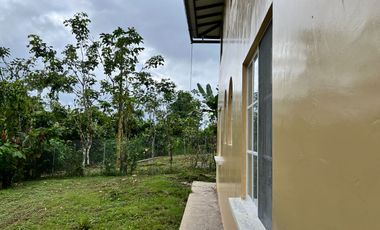 Casa en venta Pedro Vicente Maldonado - Vía Calacali la  Independencia sobre la vía Principal en Andoas