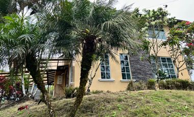 Casa en venta Pedro Vicente Maldonado - Vía Calacali la  Independencia sobre la vía Principal en Andoas