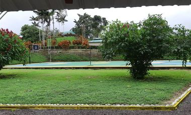 Casa en venta Pedro Vicente Maldonado - Vía Calacali la  Independencia sobre la vía Principal en Andoas