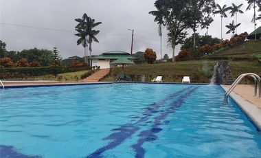 Casa en venta Pedro Vicente Maldonado - Vía Calacali la  Independencia sobre la vía Principal en Andoas