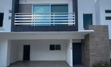 Casa en venta. Fraccionamiento Real Campestre, Cluster 10, Villahermosa Tabasco