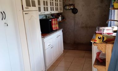 SE VENDE CASA CON AMPLIO TERRENO, LONGAVI,REGION DE MAULE.