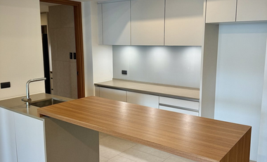 3BR Condo with Balcony FOR LEASE at Shang Residences