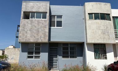 Casa en renta AMUEBLADA, por la zona del Fortín