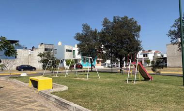 Casa en renta AMUEBLADA, por la zona del Fortín