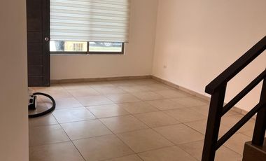 CASA EN RENTA. FRACCIONAMIENTO PUERTA MAGNA