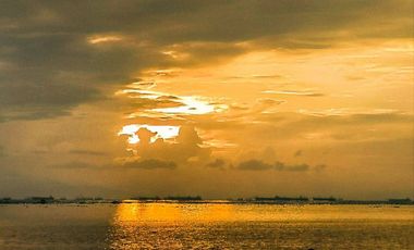 Bayfront Studio Condo for Sale | Jinxi Seaview City Parañaque | Near MOA & Okada