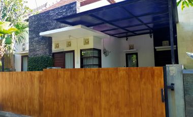 Villa Dibukit Jimbaran bulanan,pool,dkt Pantai Jimbaran,mall,gwk