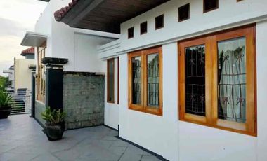 Di jual Rumah Mewah 
Lokasi di Teras Ayung Denpasar Timur gatsu timur