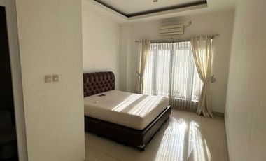 Disewakan Rumah Luas dan Nyaman di Pondok Kuwera, Condet