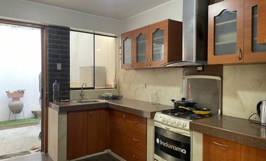 Alquilo Casa Con Excelente Ubicación En Chincha Alta