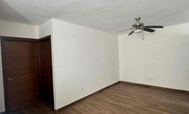 Casa en renta Cumbres Elite sector Hacienda Monterrey