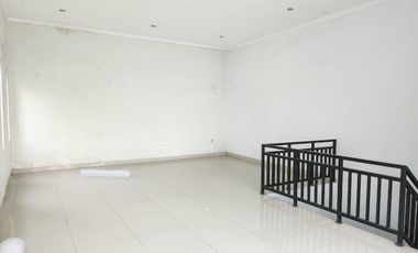 rumah lontar disewakan