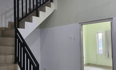 rumah lontar disewakan