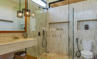 Exceptional Investment Opportunity – 3-Unit Villa Complex with HGB Title in Uluwatu