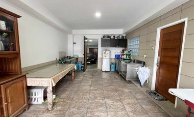 Very Well-Maintained Modern House for Sale in Merville Park, Parañaque City
