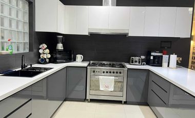 Very Well-Maintained Modern House for Sale in Merville Park, Parañaque City