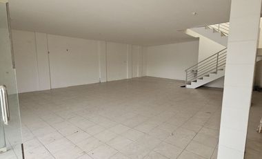 Ruko 3 Lantai Lokasi Strategis di Serpong