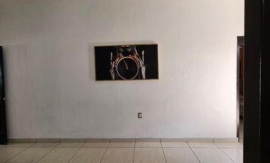 Amplia casa con uso versátil en Colonia Magaña – Ideal para vivir, invertir o negocio