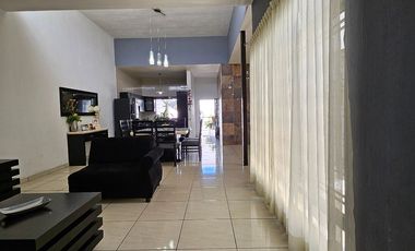 Amplia casa con uso versátil en Colonia Magaña – Ideal para vivir, invertir o negocio