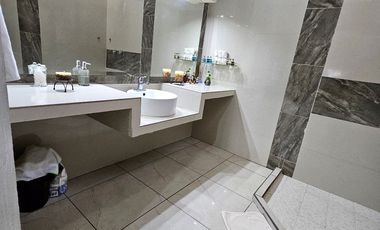 Amplia casa con uso versátil en Colonia Magaña – Ideal para vivir, invertir o negocio