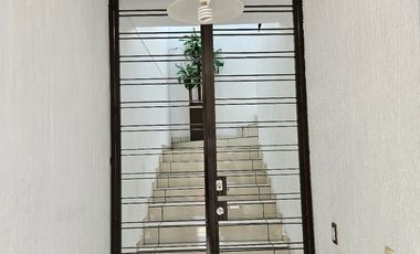 Amplia casa con uso versátil en Colonia Magaña – Ideal para vivir, invertir o negocio