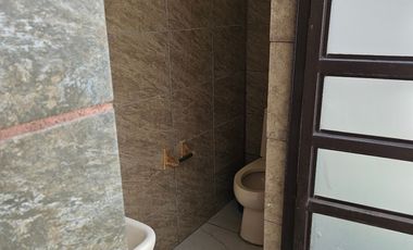 Amplia casa con uso versátil en Colonia Magaña – Ideal para vivir, invertir o negocio