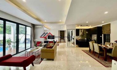 Rumah Modern Tropis Dalam Komplek Premium Di Kemang