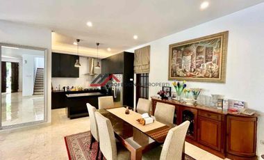 Rumah Modern Tropis Dalam Komplek Premium Di Kemang