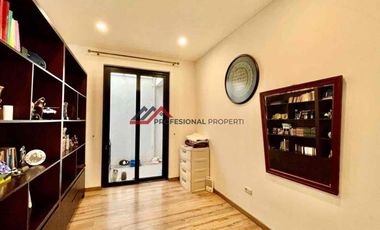 Rumah Modern Tropis Dalam Komplek Premium Di Kemang