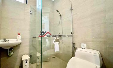 Rumah Modern Tropis Dalam Komplek Premium Di Kemang