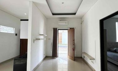 Dikontrakkan Rumah Bagus dgn furniturenya