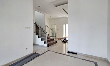 DIJUAL - DISEWA Rumah 2 Lantai International Village, Citraland Surabaya Barat