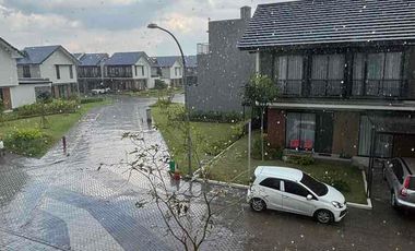 Tarubhawana istimewa tidak nempel depan taman