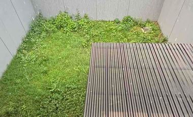 Tarubhawana istimewa tidak nempel depan taman