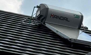 Tarubhawana istimewa tidak nempel depan taman