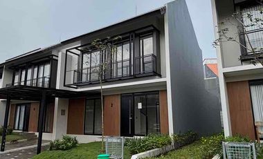 Tarubhawana istimewa tidak nempel depan taman