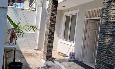 Disewakan Rumah Tebet, Dpn Taman