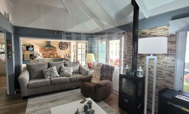 Vende Hermosa Casa Remodelada 3d 2b en La Florida - Pasaje Cerrado