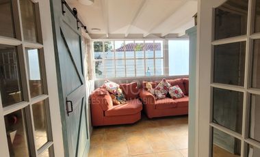 Vende Hermosa Casa Remodelada 3d 2b en La Florida - Pasaje Cerrado